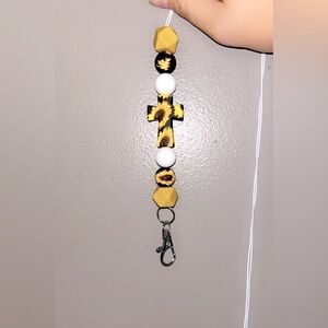 This can be a lanyard or keychain which ever you prefer